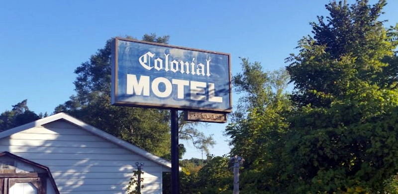 Colonial Motel - Web Listing (newer photo)